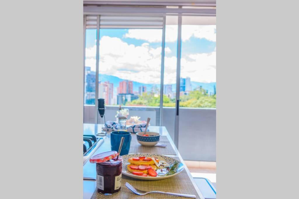Beautiful Ultrafast Internet /el Poblado Apartment Medellin